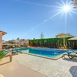 Mares 4 Bedroom Villa, Cala'n Forcat كالا إن بلانيس