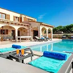 Mares 4 Bedroom Villa, Cala'n Forcat * كالا إن بلانيس