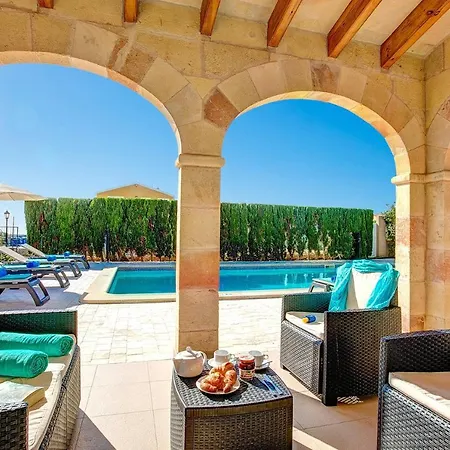 Вилла Mares 4 Bedroom Villa, Cala'n Forcat Кала-эн-Бланес