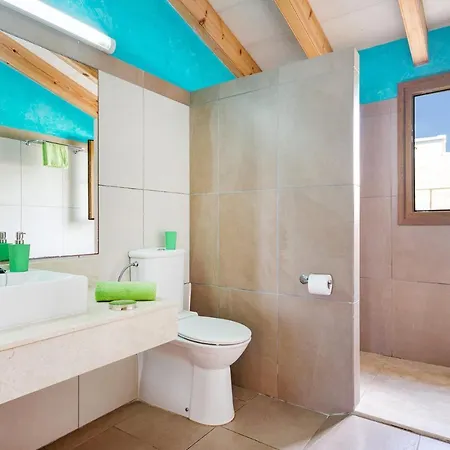 Mares 4 Bedroom Villa, Cala'n Forcat *