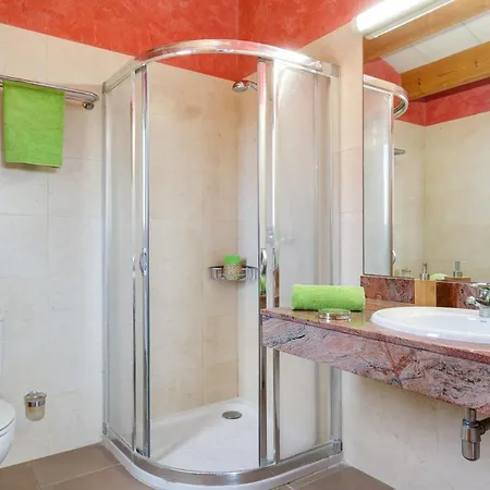 Mares 4 Bedroom Villa, Cala'n Forcat * Кала-эн-Бланес
