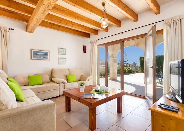 Mares 4 Bedroom Villa, Cala'n Forcat Villa *