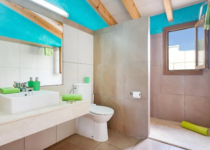 Mares 4 Bedroom Villa, Cala'n Forcat *